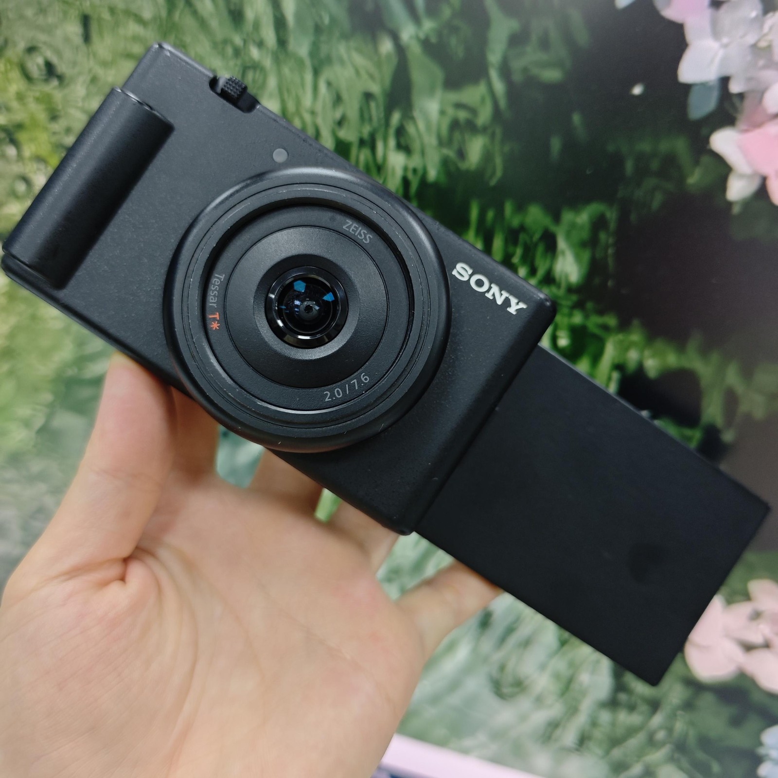 Sony ZV-1F Black 20.1MP 4K f/2 Vlogging Compact Digital Camera English 95% New