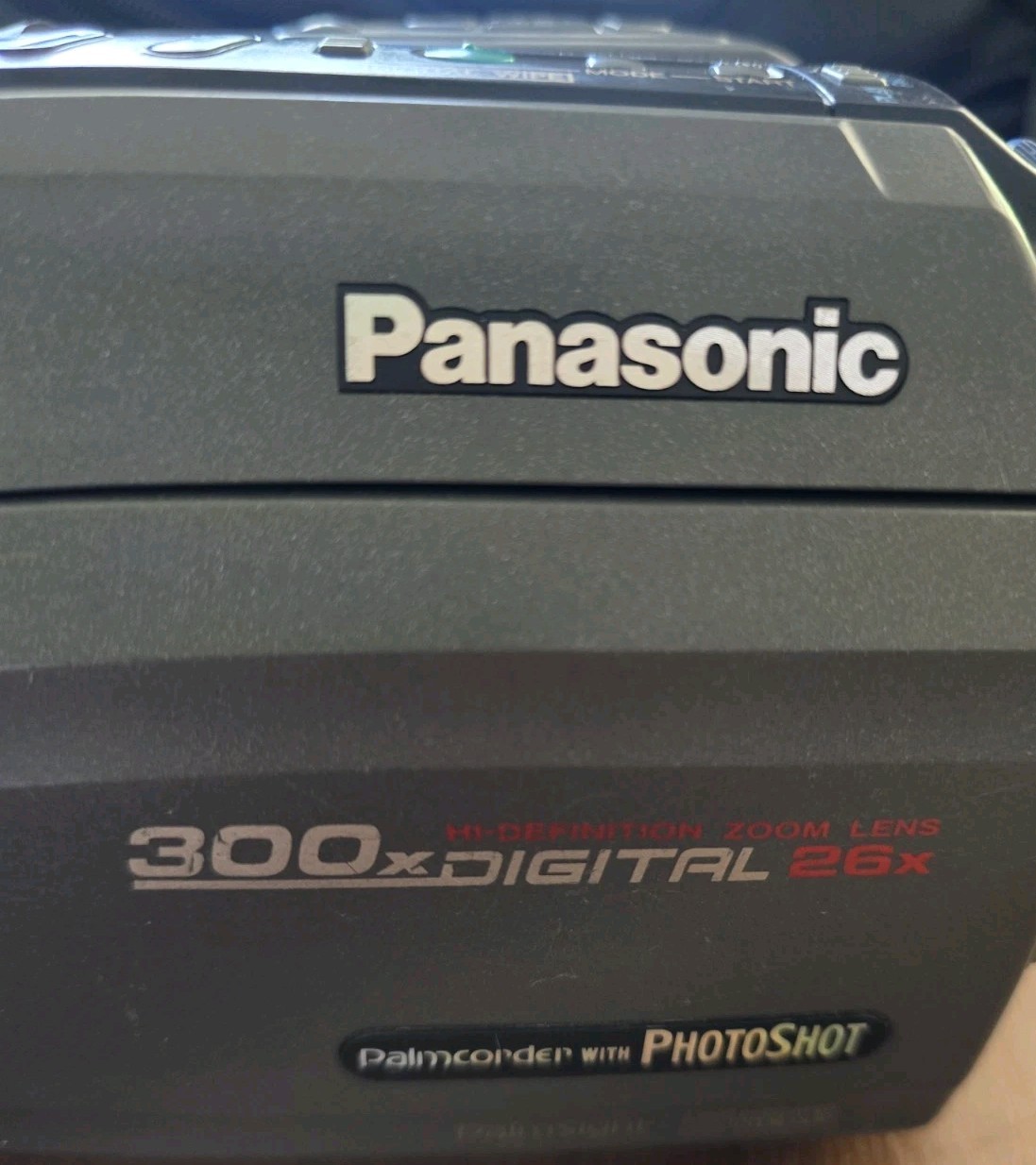 Panasonic Palmcorder Vhsc Camcorder 300x Digital 26x Zoom Lens Untested With Bag
