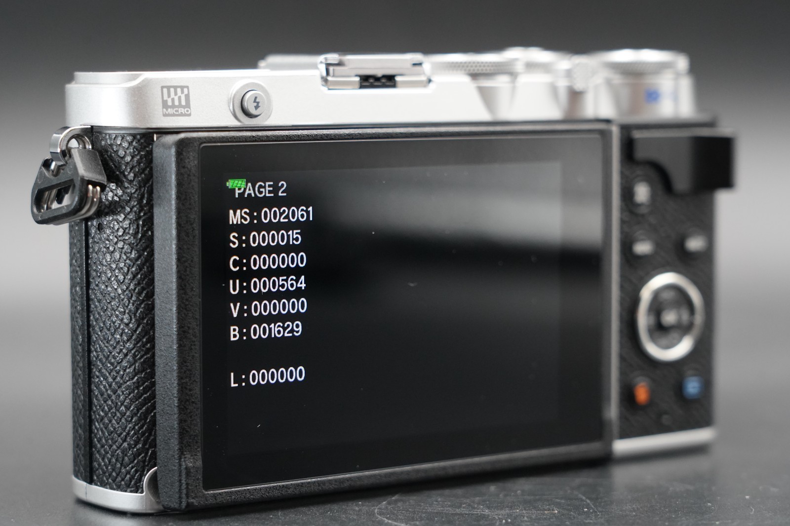 2061 cuts!! OLYMPUS PEN E-P7 Digital Camera Body Silver 10965