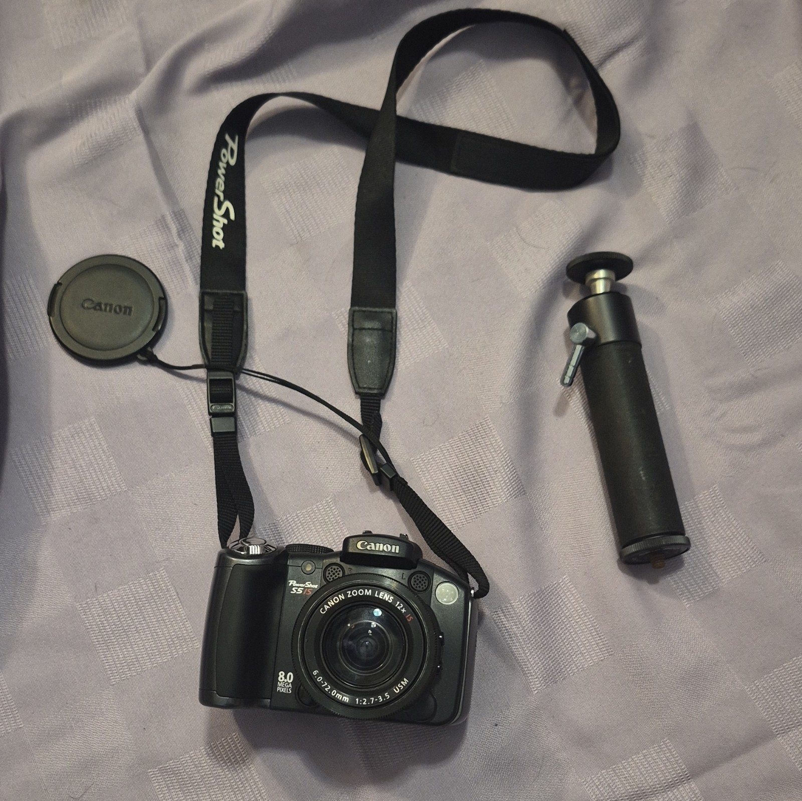 Canon PowerShot S5 IS 8MP Point & Shoot Black 12x Zoom IS Flash 2.5in USB