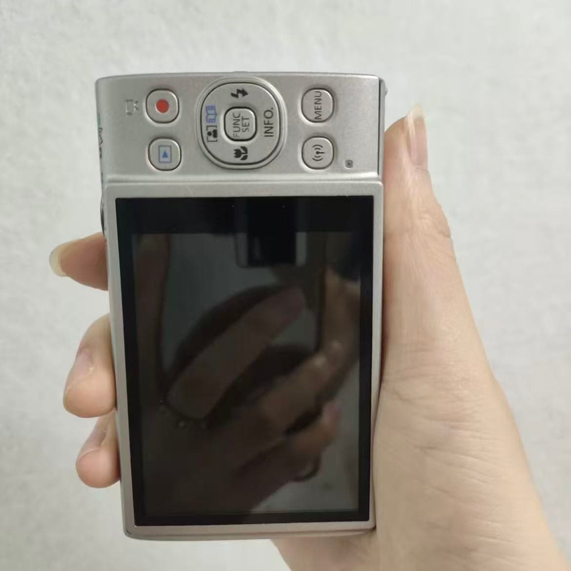 Canon IXUS 285 HS Digital Camera Silver Charger SD Battery Good Condition Tested