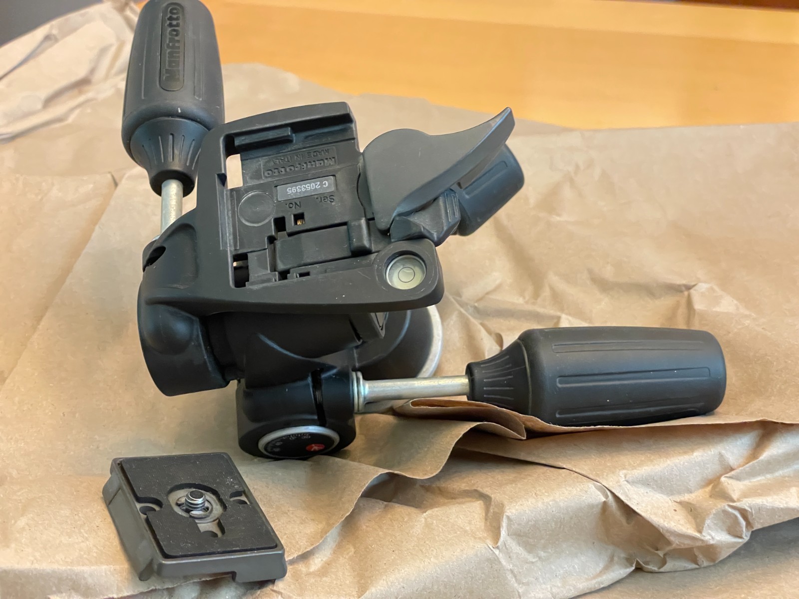 Manfrotto 804RC2 3-Way SLR Camera Tripod Pan Head Made In Italy