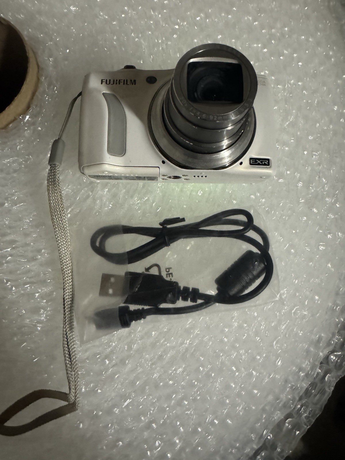 Fujifilm Finepix F850EXR 16.0 Digital Camera White Tested / Working 4GB Memory +