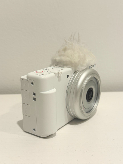 Sony ZV-1F Vlog Camera for Content Creators – White – Excellent Condition