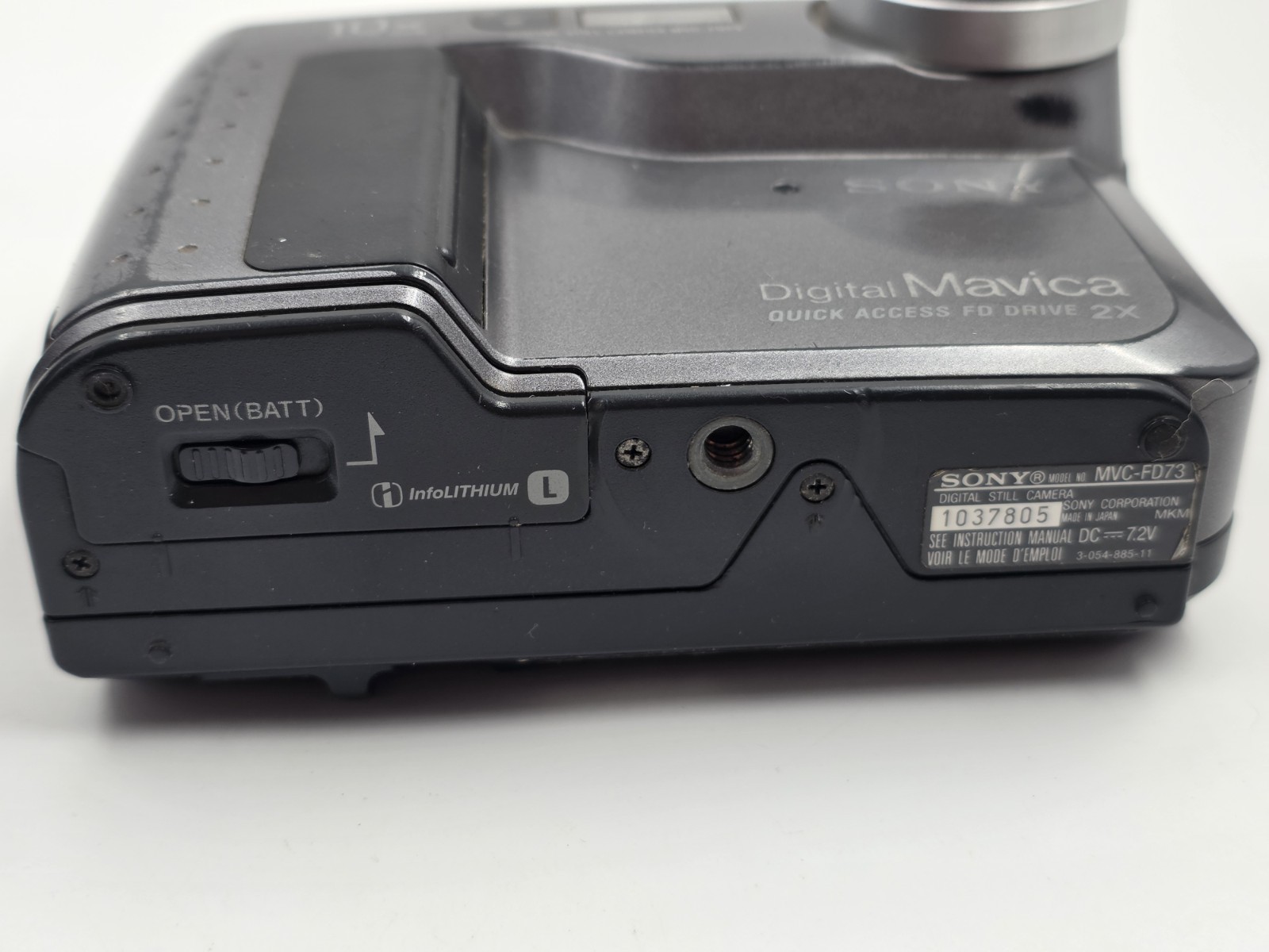 Sony Mavica MVC-FD73 Digital Camera 10x Optical Zoom Battery, Charger, Case