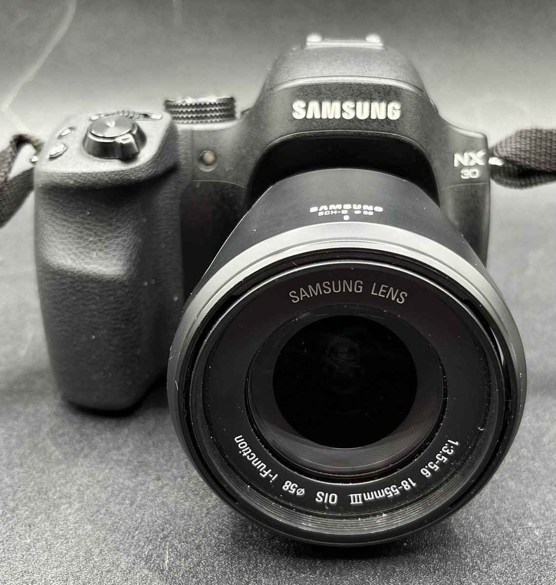 SAMSUNG NX30 20.3MP MIRRORLESS CAMERA W/ 18-55MM LENS (MVP039051)