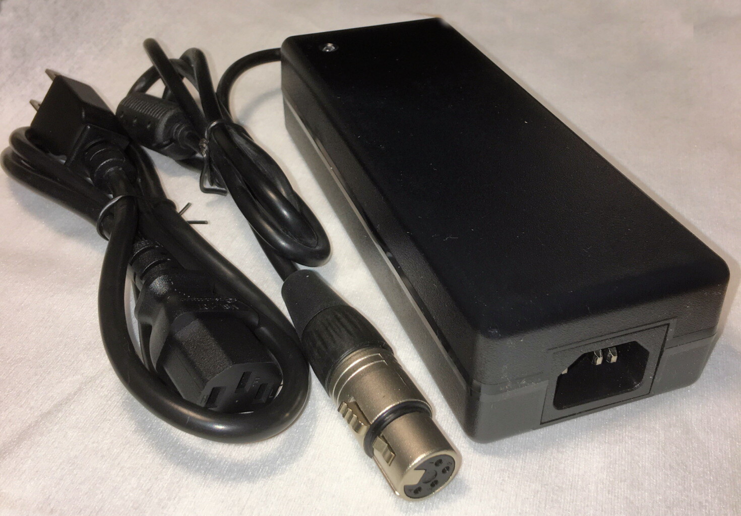 15V 10A DC Power Supply Adapter for Wooden Camera D-box with 4 pin XLR