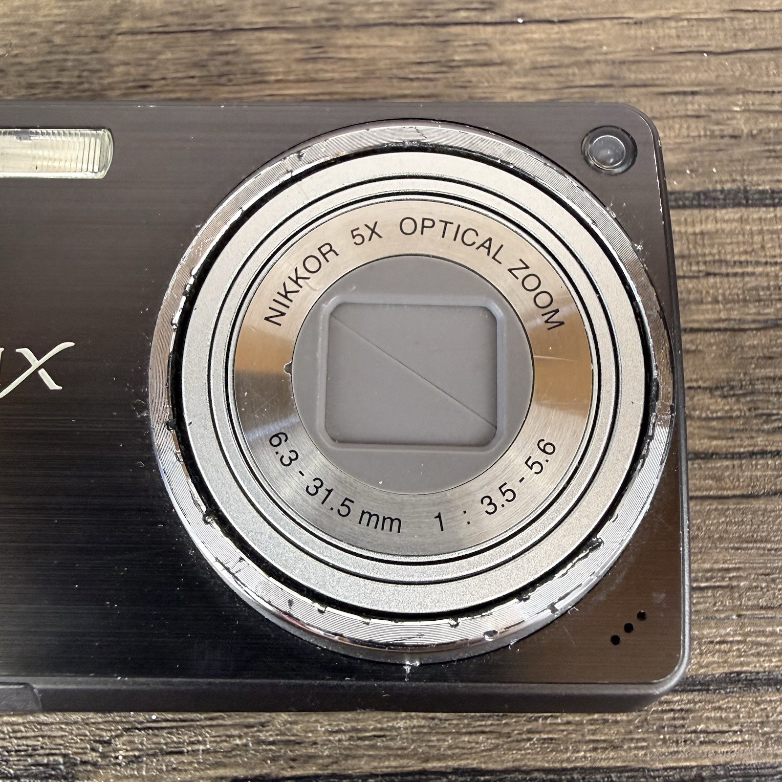 Nikon COOLPIX S550 10.0MP 5x Zoom 2.5″ LCD VR Gray Digital Camera For Parts