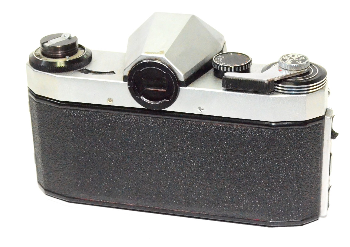 Hanimex Praktica nova IB M42 35mm SLR Film Camera Body