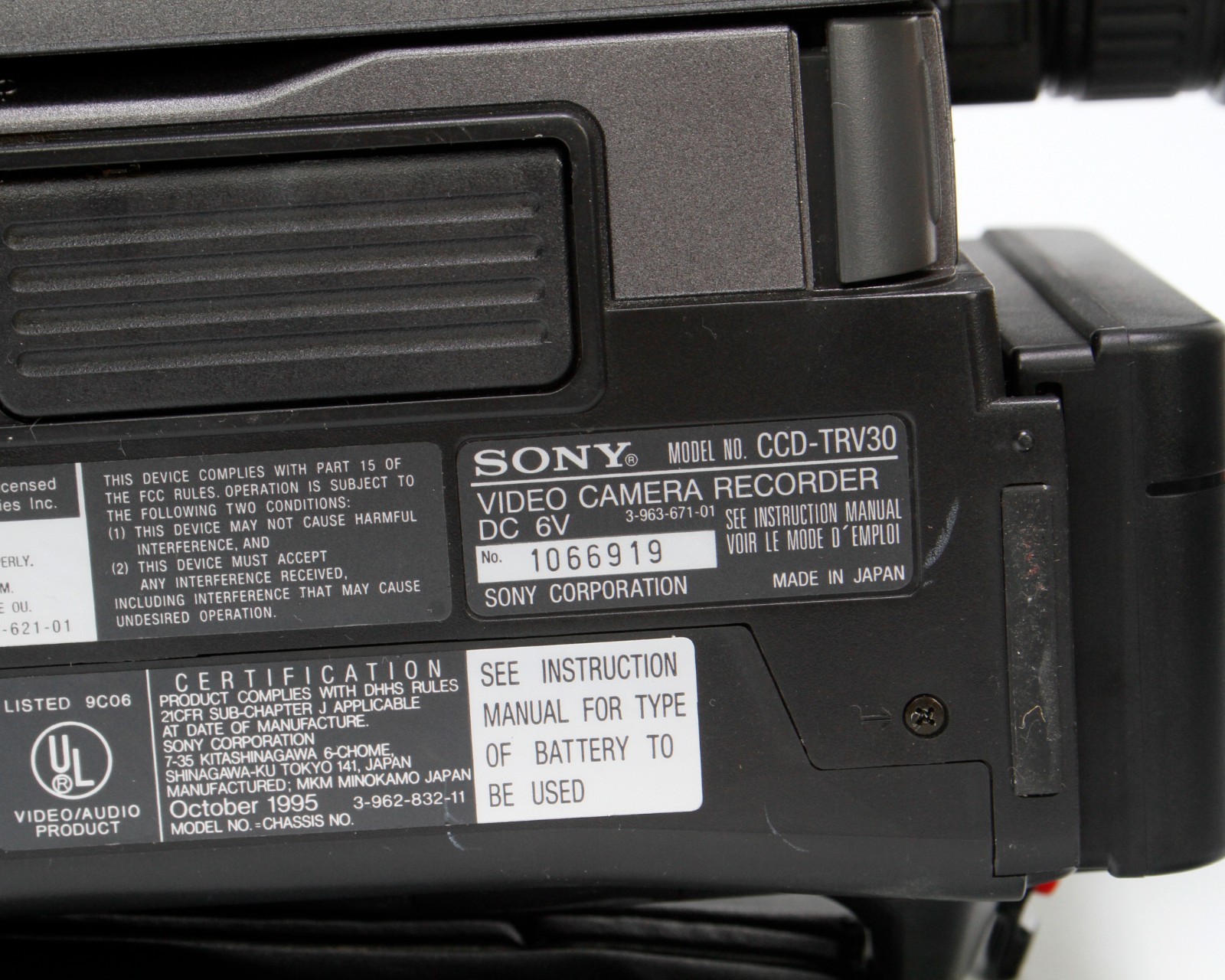 Sony Handycam CCD-TRV30 Video8 Standard Definition Camcorder (Gray)