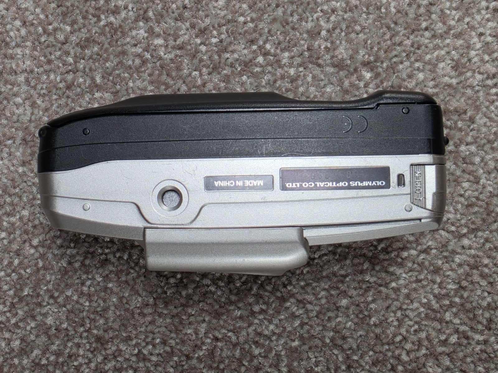 Olympus Infinity Zoom 105 35mm Point & Shoot Film Camera -Not Film Tested *read*