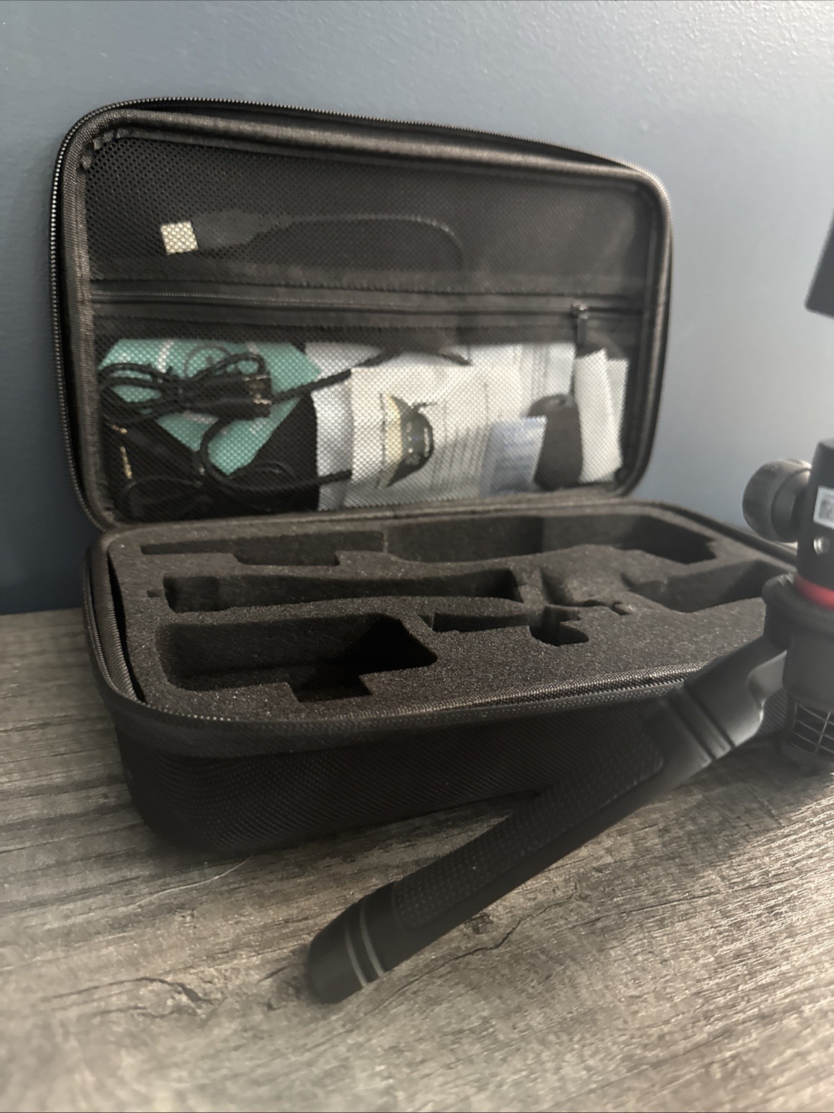 Movo iVlog-Interview iPhone Vlogging Kit with Mic, Phone Mount, Tabletop