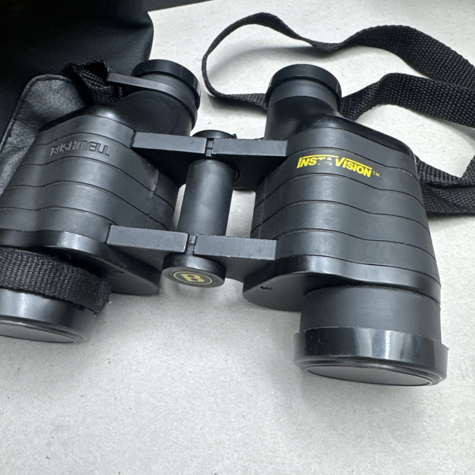 Bushnell Insta Vision binoculars w/hand strap & case 7×35 WA nice condition