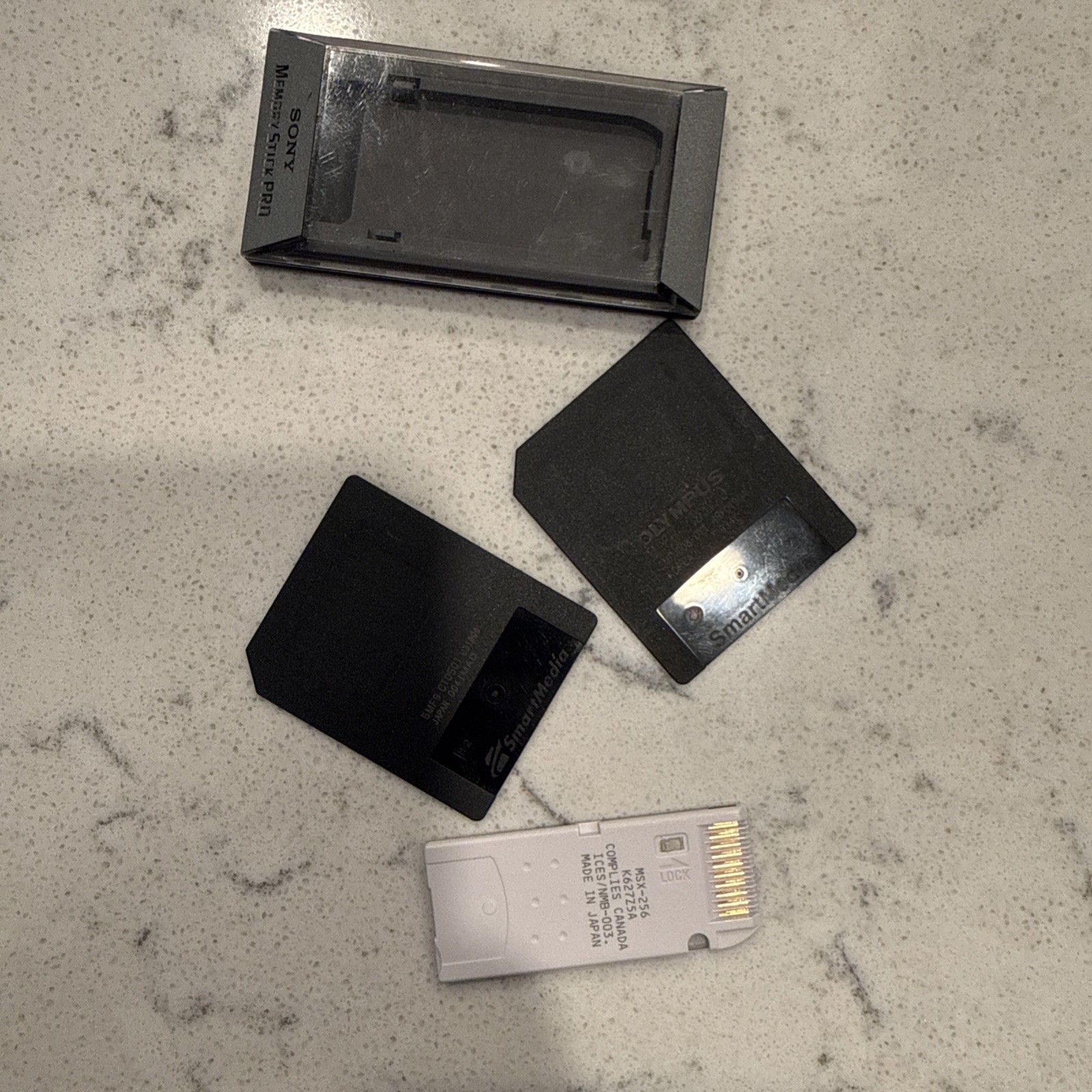 Lot Of 7 Memory Cards/Stick/Compact Flash (San Disk, Canon, Sony, Olympus, PNY