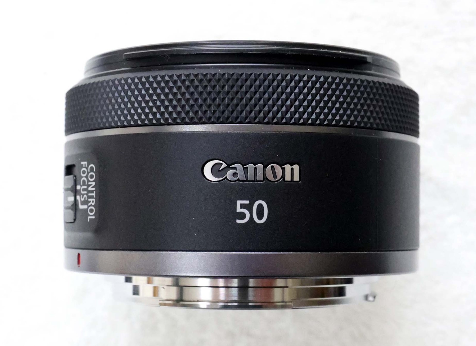 CANON RF 50mm f 1.8 LENS WITH LENS HOOD