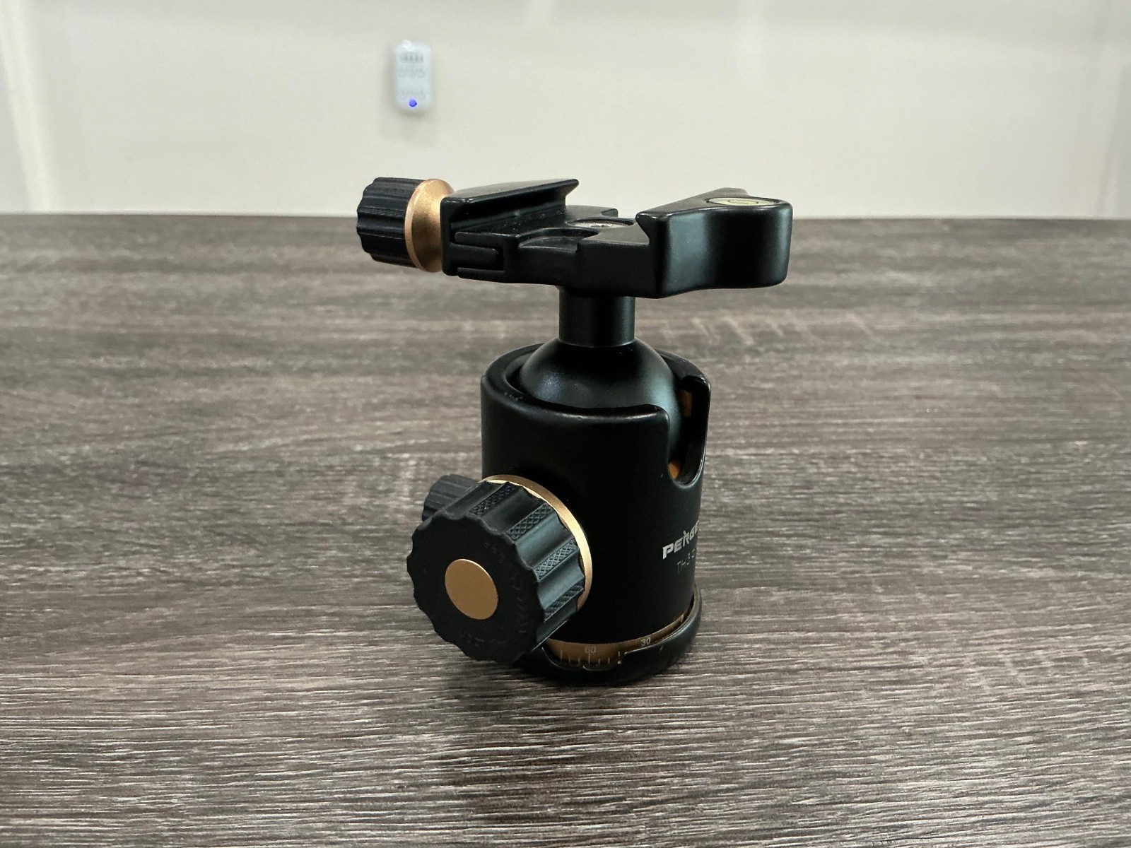 PERGEAR TH3 PRO DSLR CAMERA TRIPOD BALL HEAD MINT NEVER USED