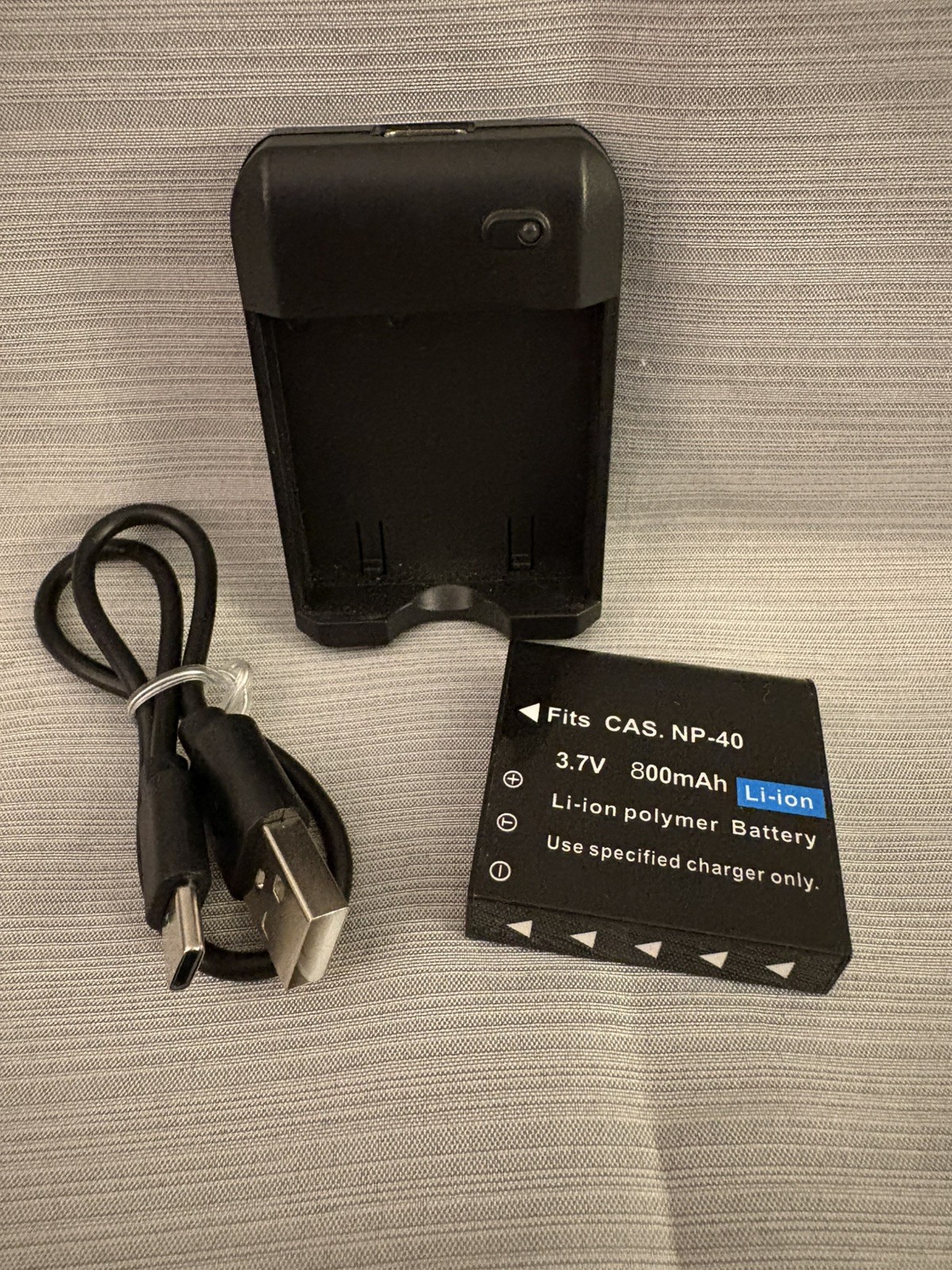 TaKicola NP-40 Battery Charger, 3.7V, 800mAh Li-Ion Rechargeable Battery,Charger