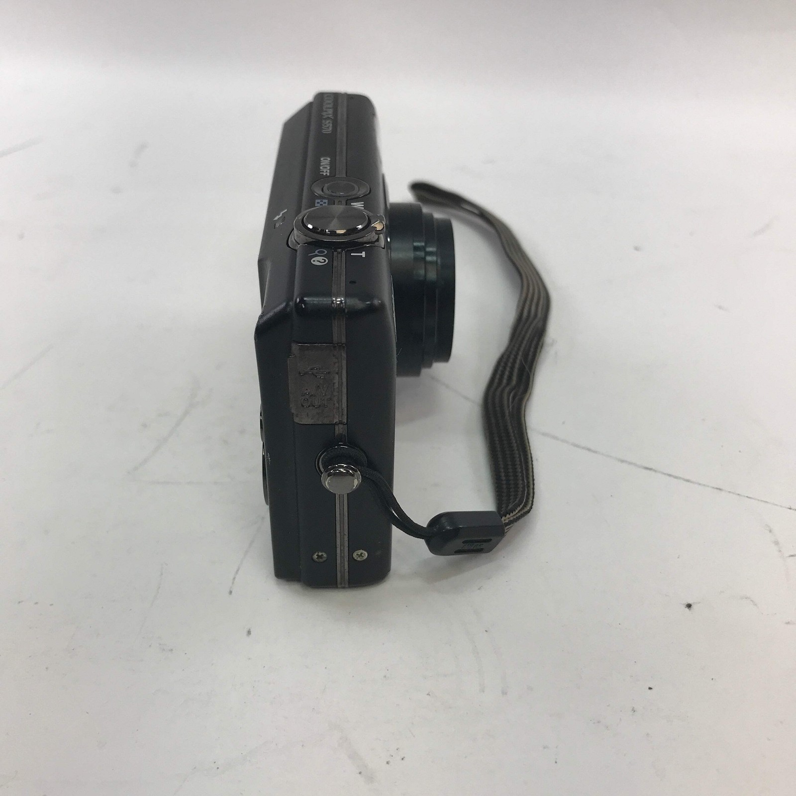 Broken Nikon COOLPIX S570 12.0MP Digital Point And Shoot Camera No Power READ