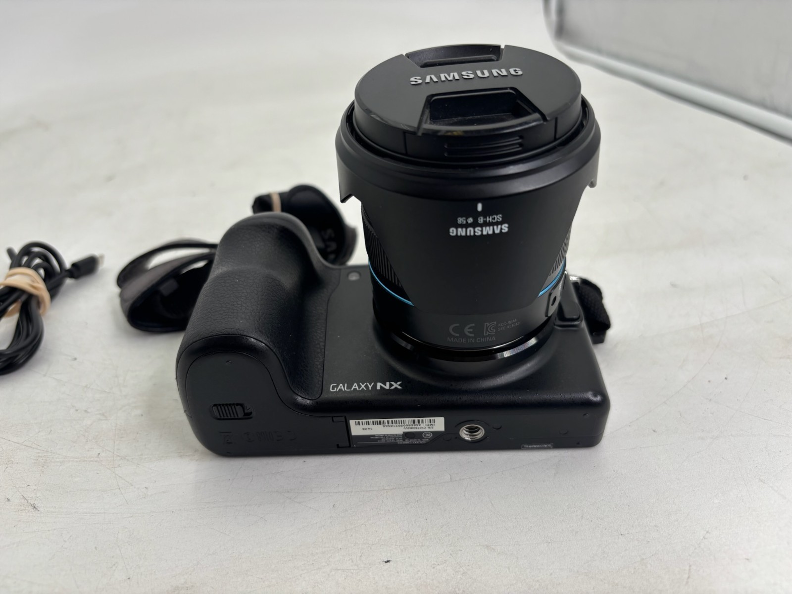 Samsung Galaxy NX EK-GN120A 20.3 MP f/3.5-5.6 SLR Mirrorless Camera Blac