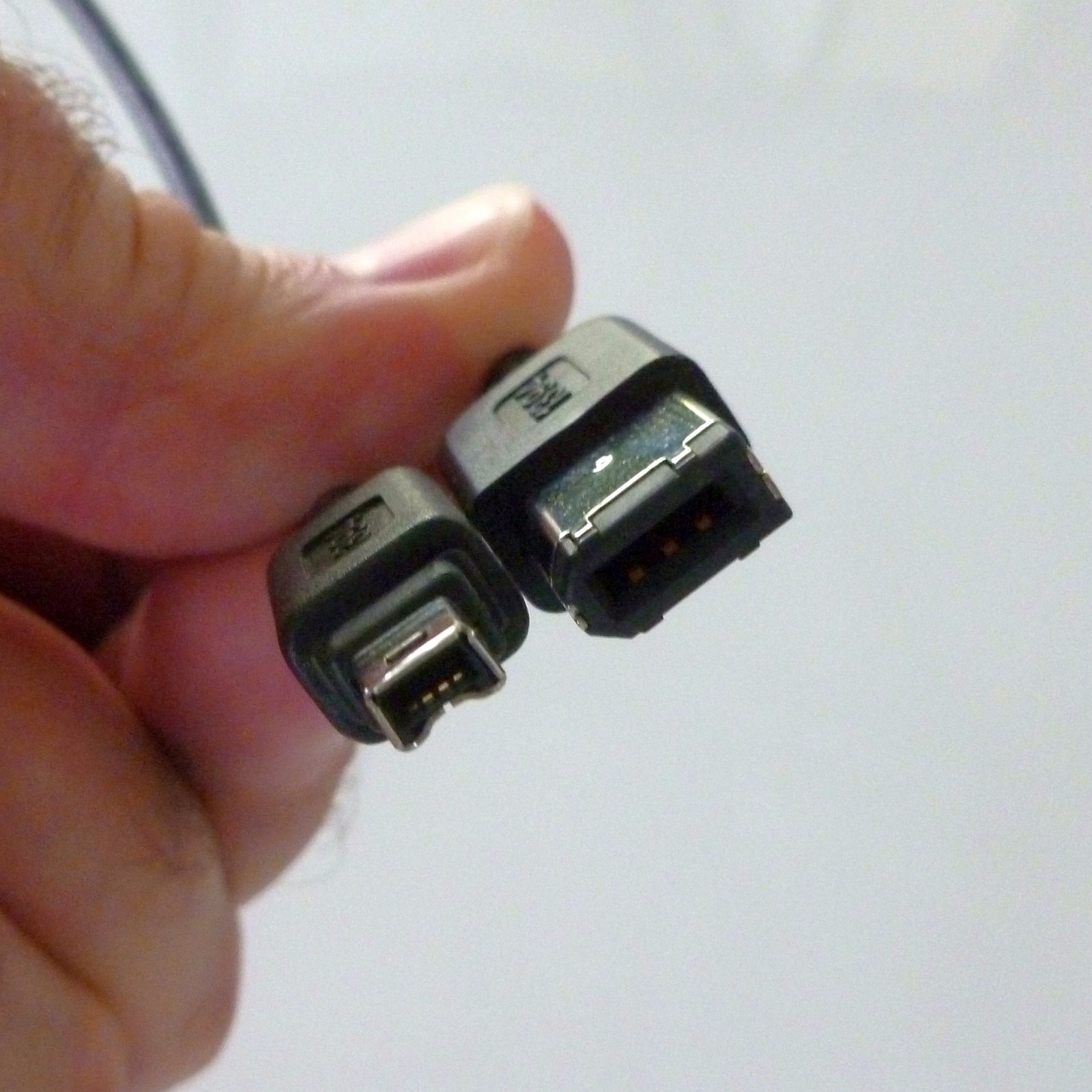 Apple compatible Cable 6 to 4 pin, IEEE 1394 FIREWIRE Mini DV Digital CORD iLInk