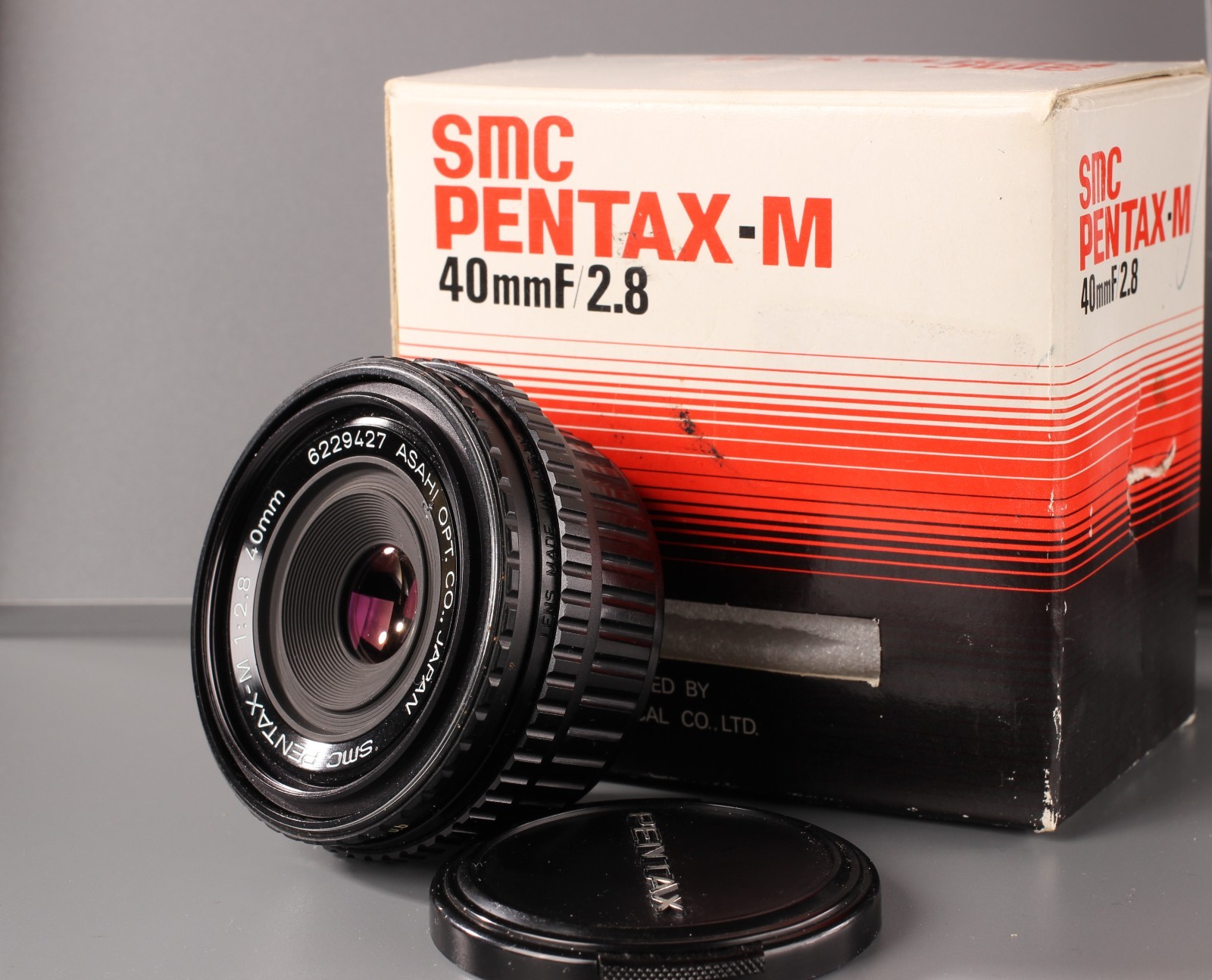 Pentax 40mm F/2.8 SMC M Pancake Manual Focus Pentax-M Lens