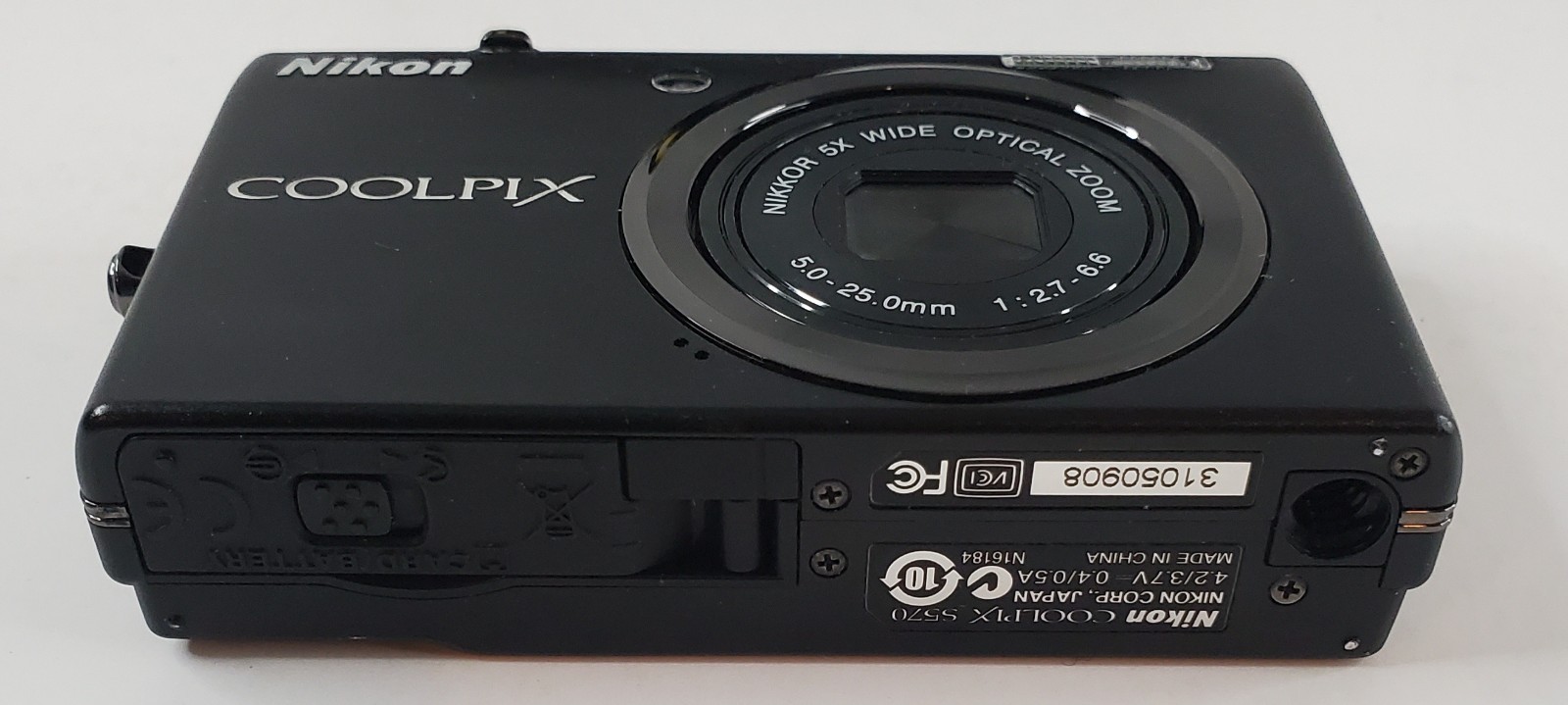 Nikon COOLPIX S570 12.0MP Compact Digital Camera Black w/Box Charger Battery