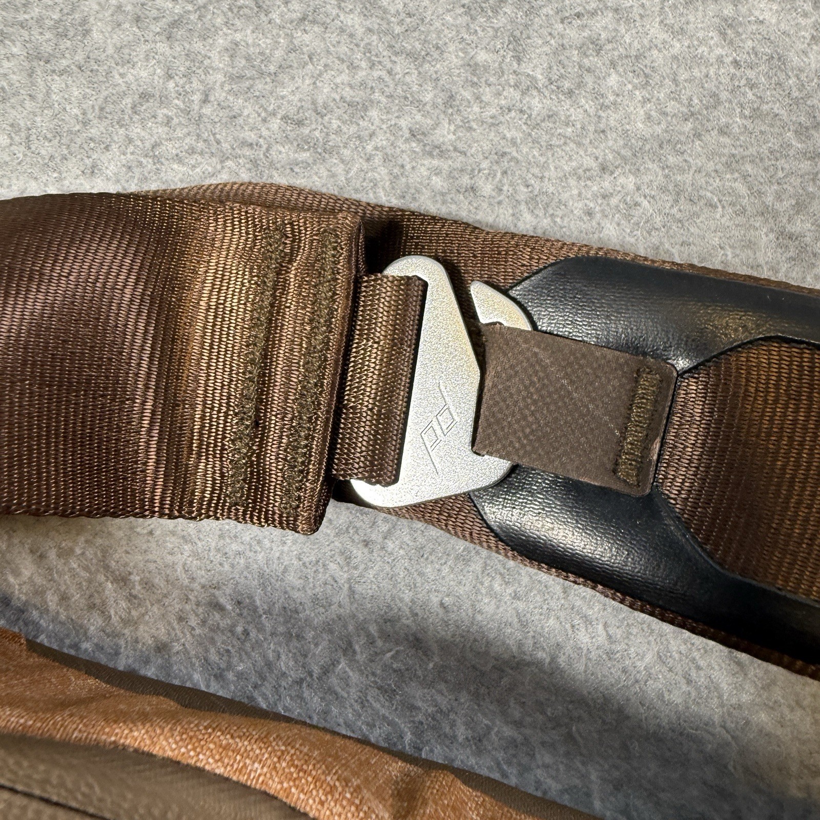 Peak Design The Everyday Messenger 15″ Camera Laptop Work Bag Brown