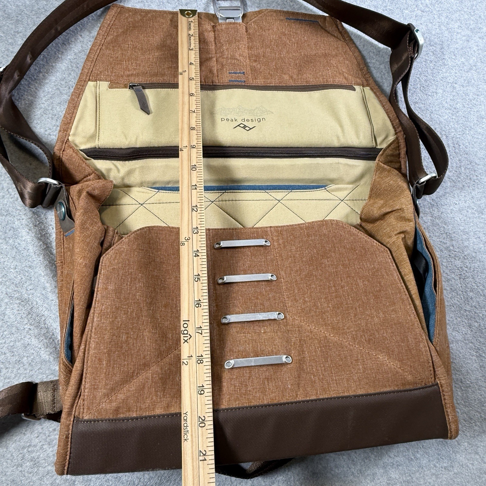 Peak Design The Everyday Messenger 15″ Camera Laptop Work Bag Brown