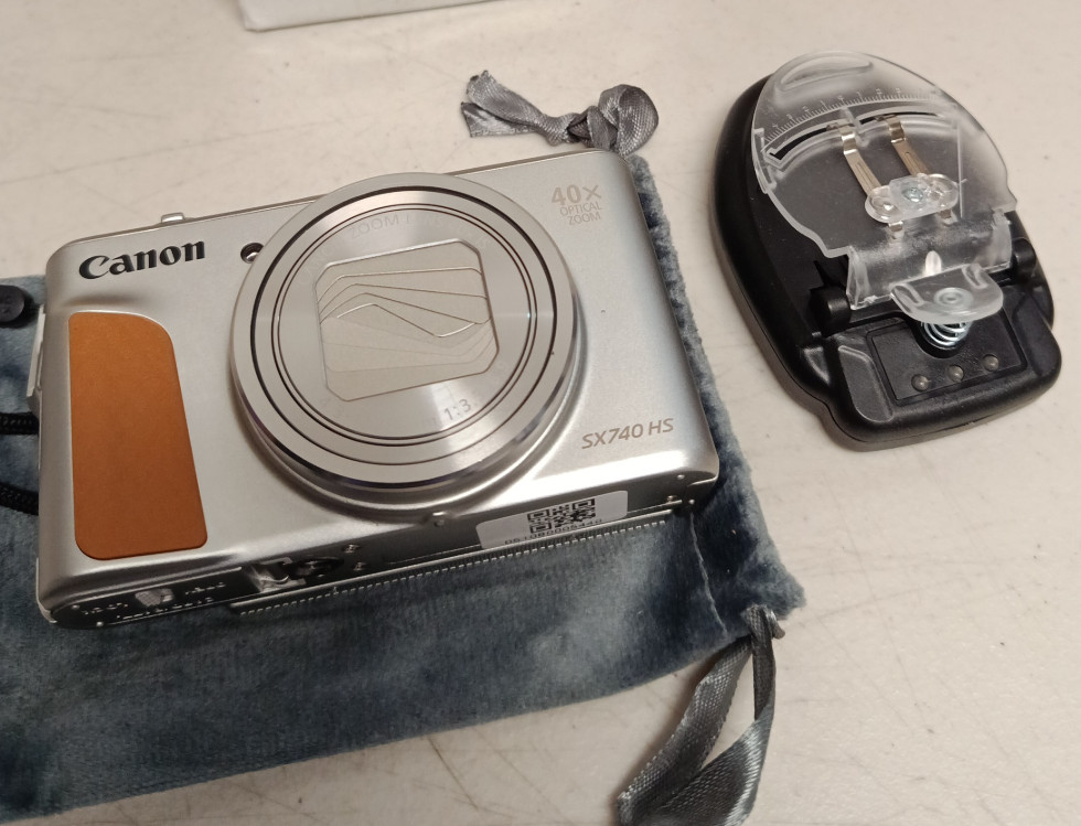 Canon PowerShot SX740 HS Digital Camera 20.3MP 40x Optical Zoom Fast Shipping