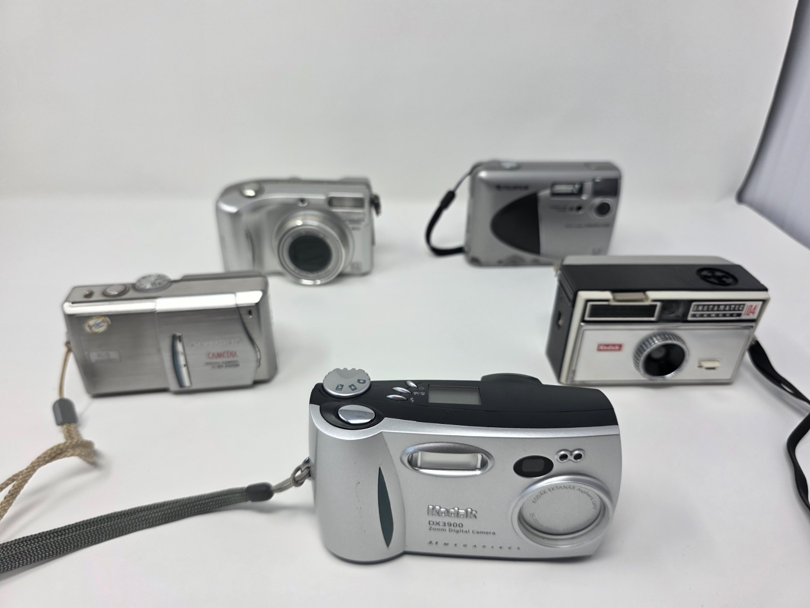 Lot of 5 Nikon Olympus Fujifilm Kodak Digital & Film Cameras Parts Repair Only