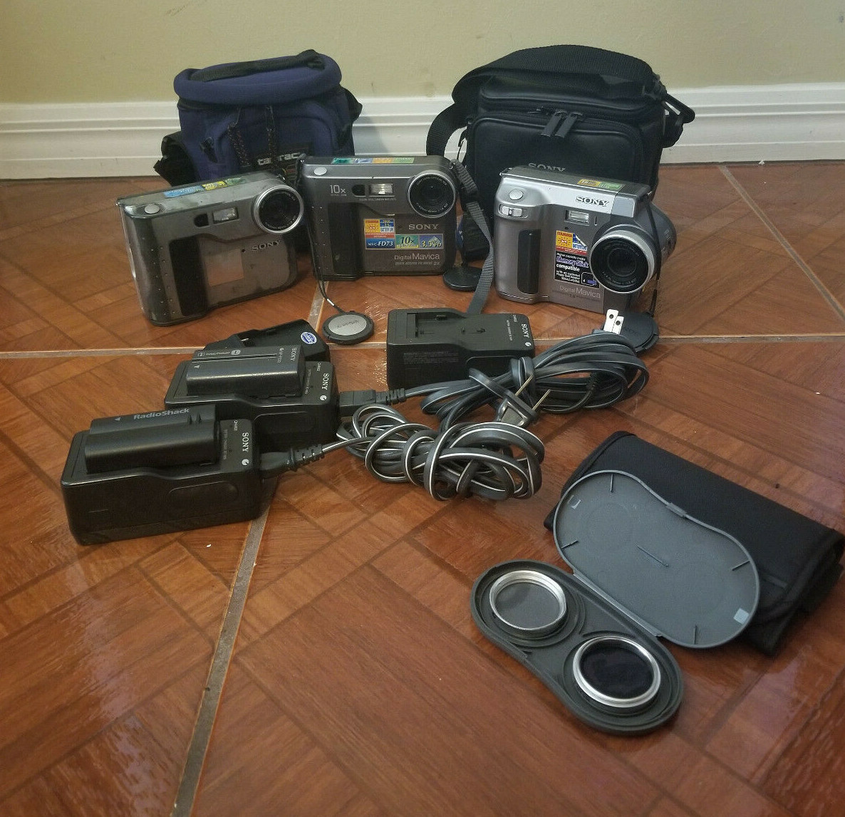 MAVICA MVC-FD71 MVC-FD73 MVC-FD90 Digital Camera Bundle Lot of 3