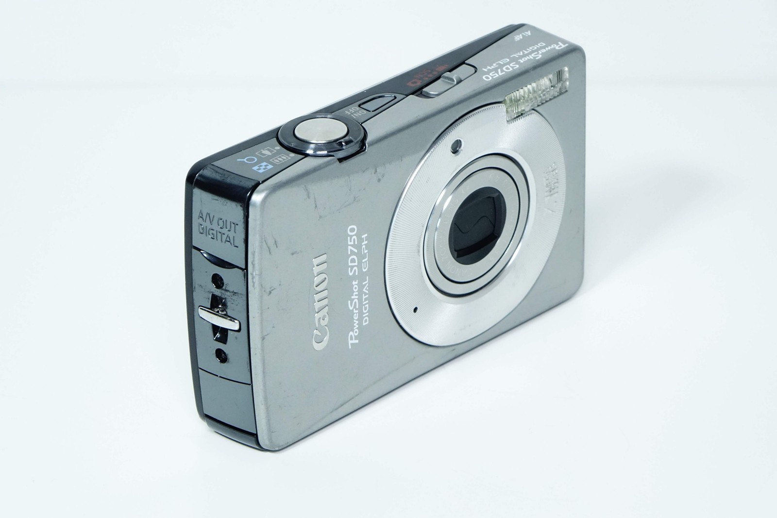 *READ* Canon PowerShot SD750 / IXUS 75 Compact CCD Silver