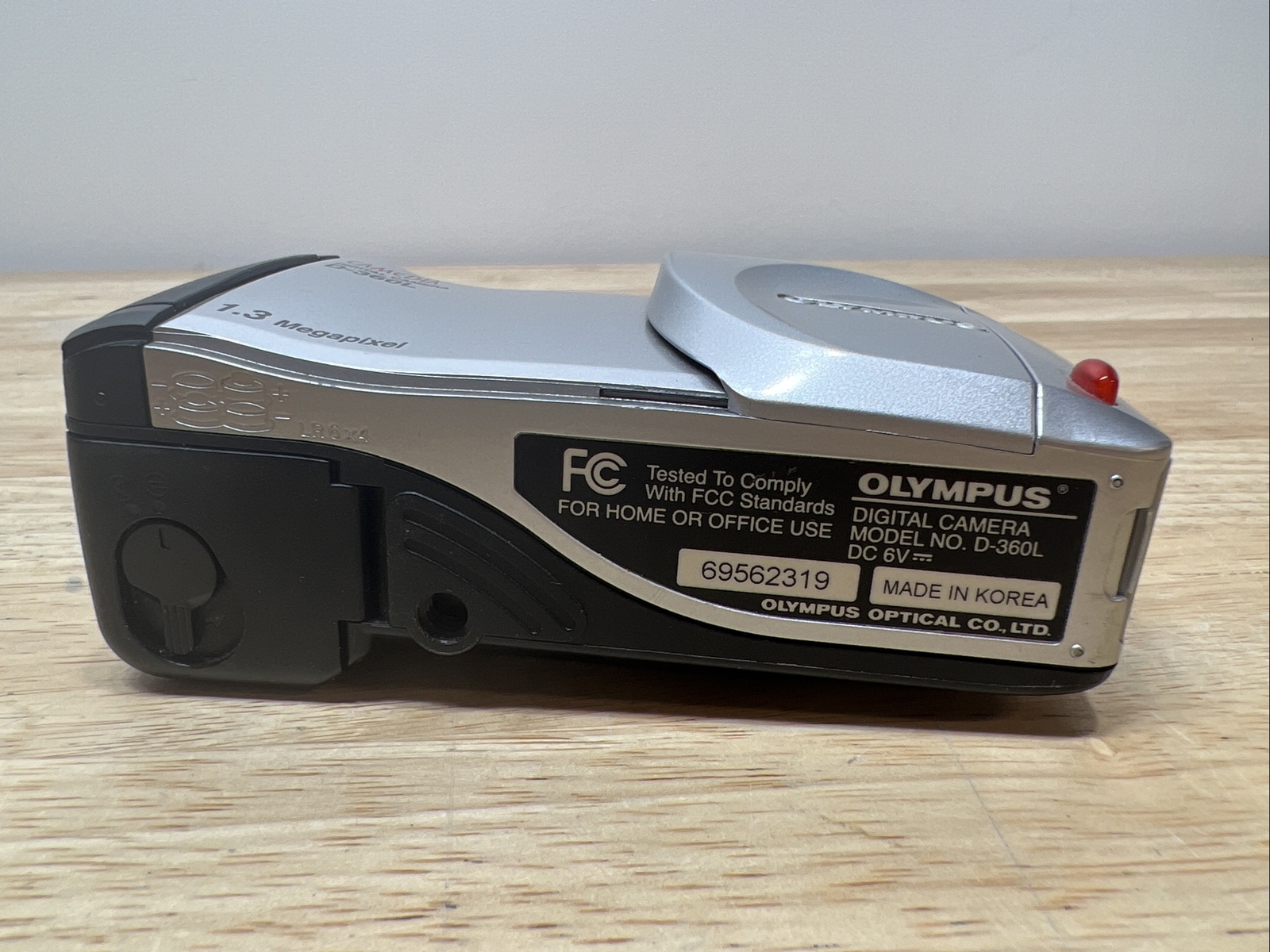 Olympus CAMEDIA D-360L 1.2MP Digital Camera – w smart media card m-8p
