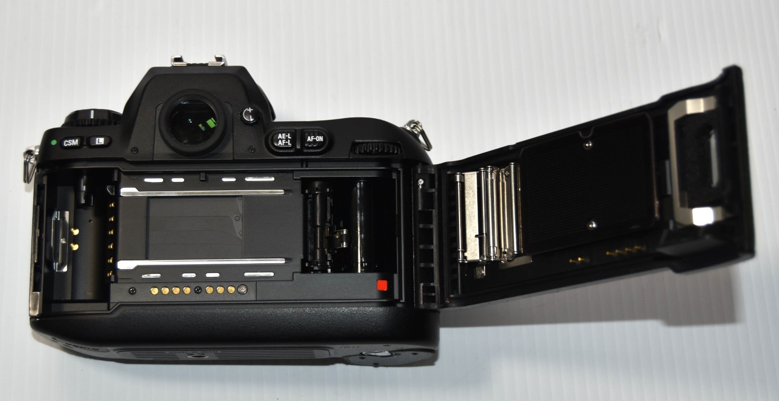 Nikon F100 35mm SLR Auto Focus Camera Body Only – Free US Shipping