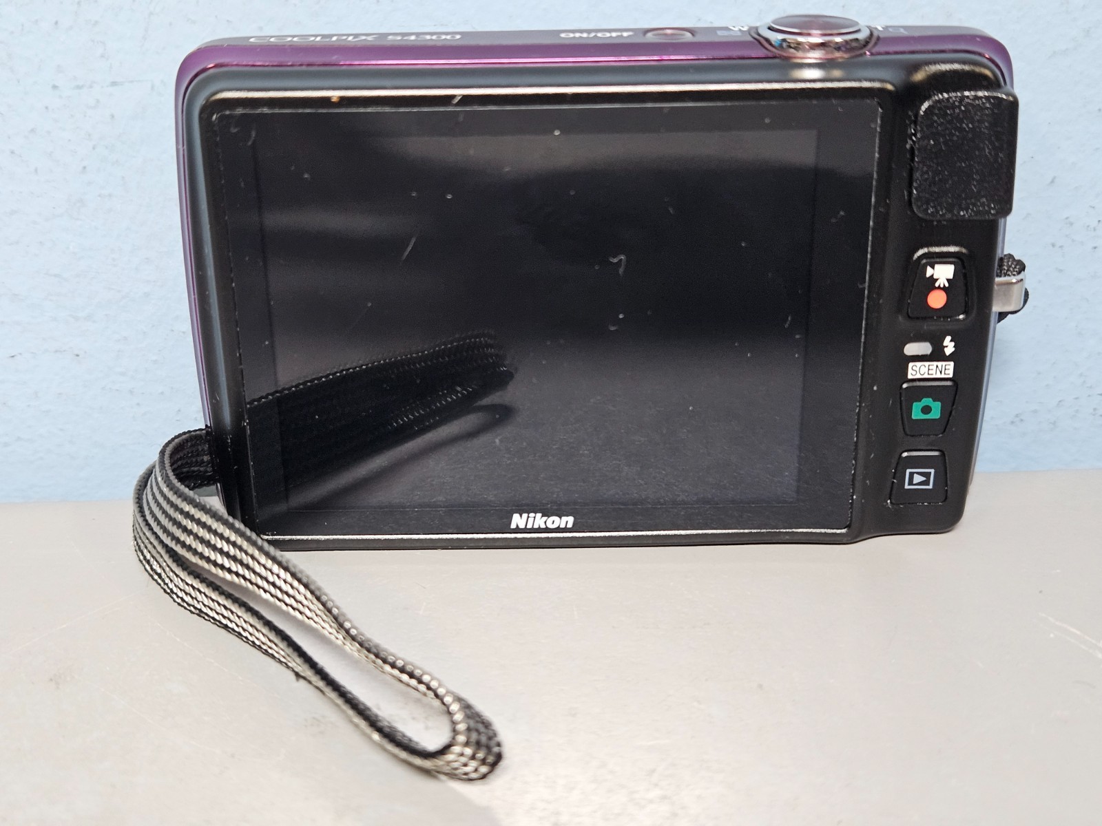 Nikon Coolpix S4300 w/ Nikkor 6X Wide Optical Zoom VR Lens + Battery & Charger
