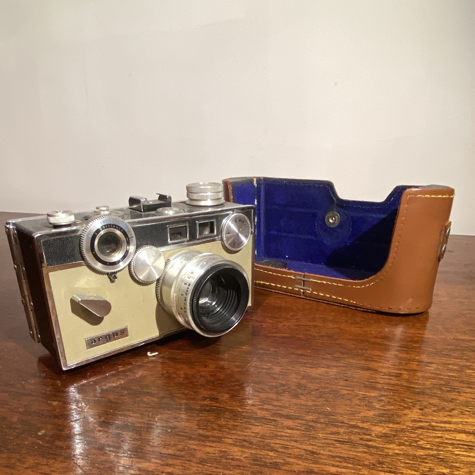 Argus C3 Rangefinder Match-Matic Tan 35mm “Harry Potter” Camera – Tested