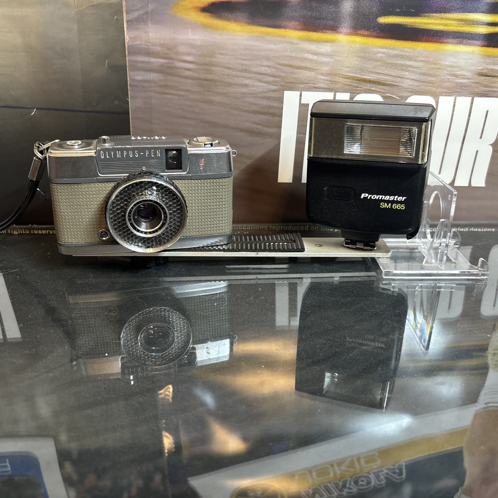 Vintage Olympus PEN EE-S 35mm Half Frame Film Camera Clay W/ Post And Light, 🔥