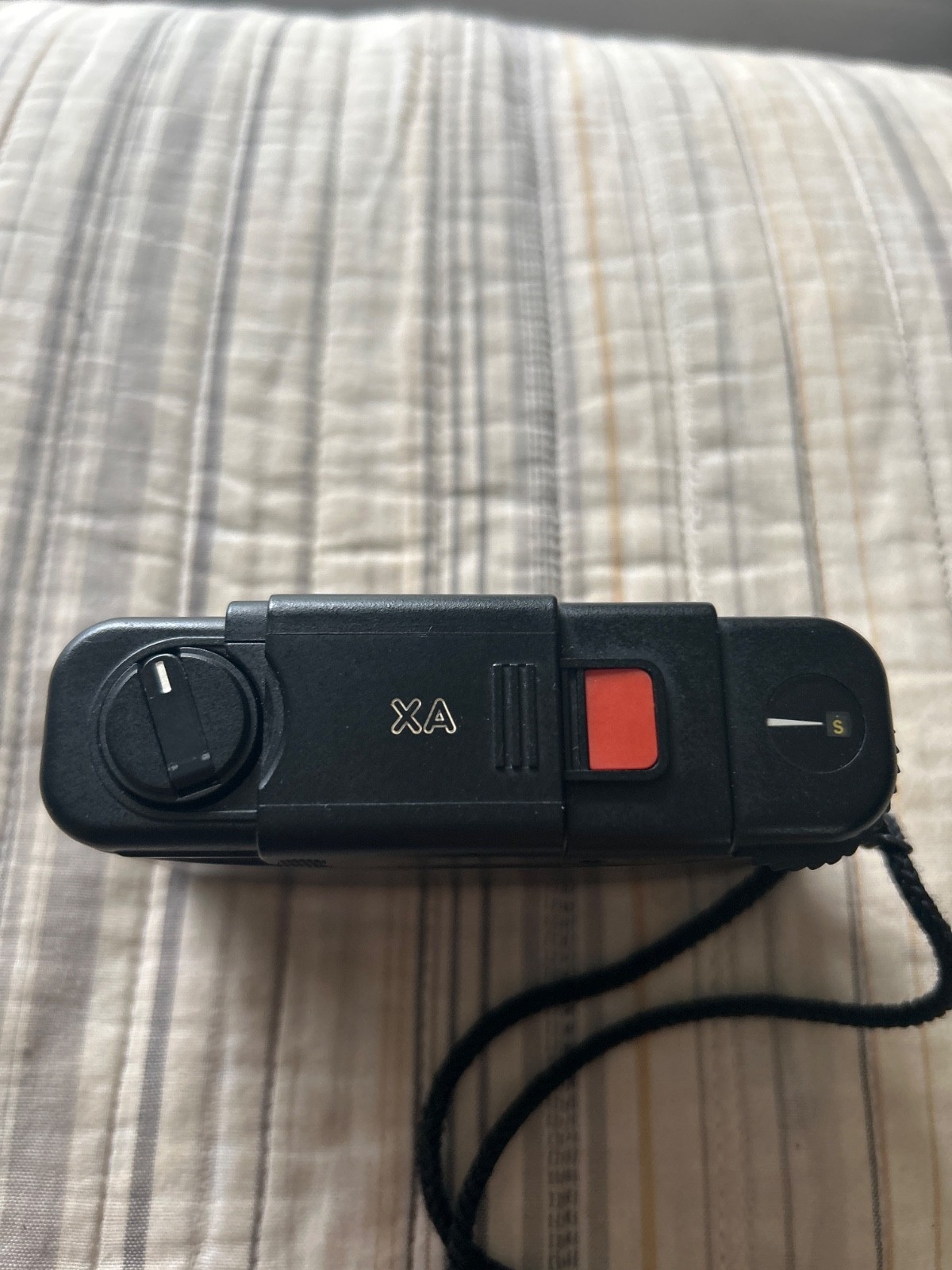 Olymus XA 35mm camera – untested.