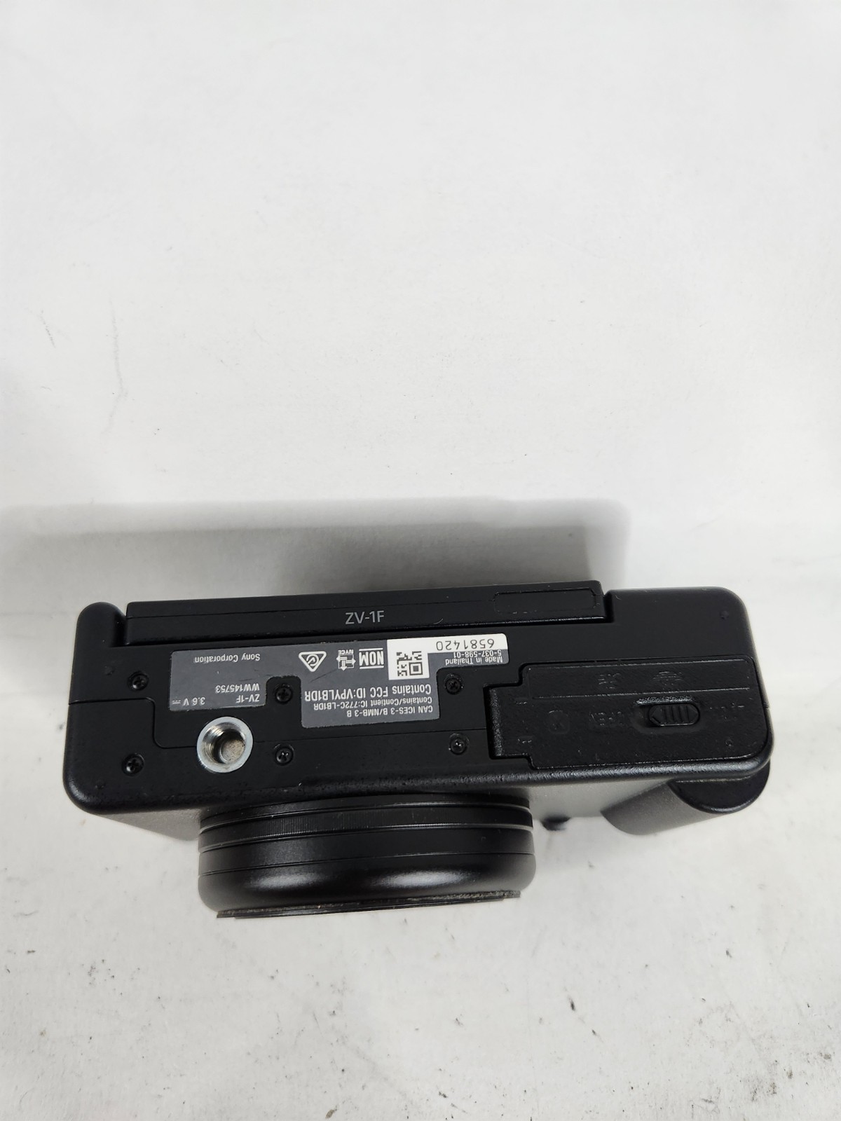Sony ZV-1F Vlog Camera Black With Case Charging Cable SD Card Battery Tested