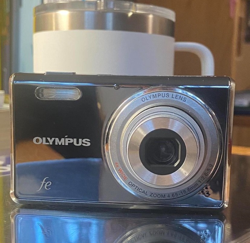 Silver Olympus FE-4000 12MP 4x Optimal Zoom w/ Battery + Charger + SD Adaptor