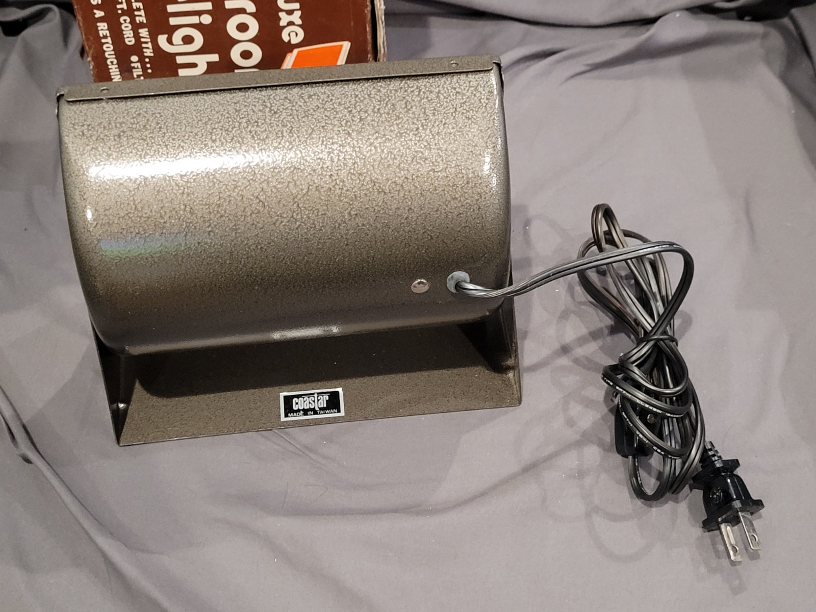 Vintage COASTAR Deluxe Darkroom Safe Light with Filter 5×7 Made In Taiwan