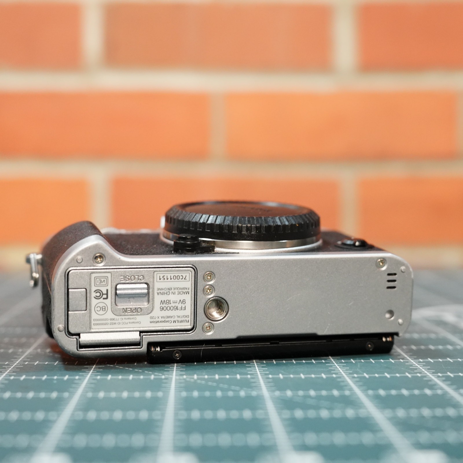 Fujifilm X-T20 24.3MP Mirrorless Digital Camera (silver) body only 95% New