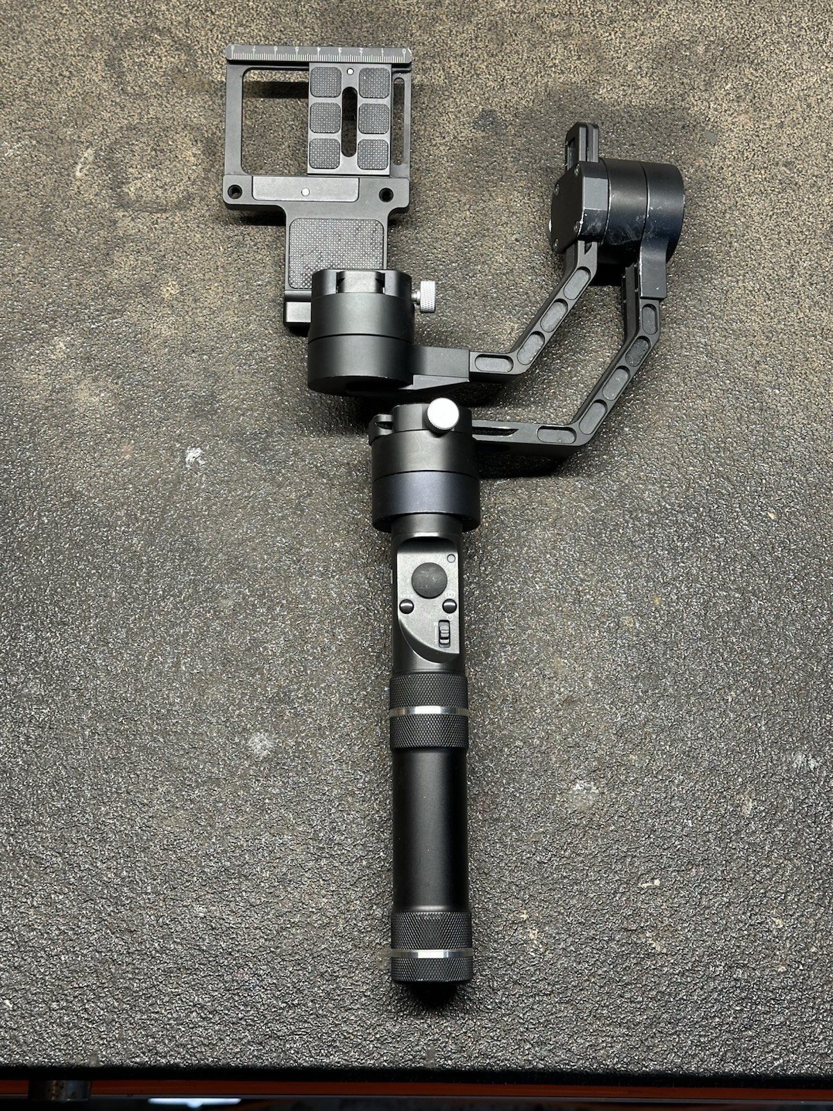 Zhiyun Crane 2 3-Axis Handheld Gimbal Stabilizer for DSLRMirrorless Camera