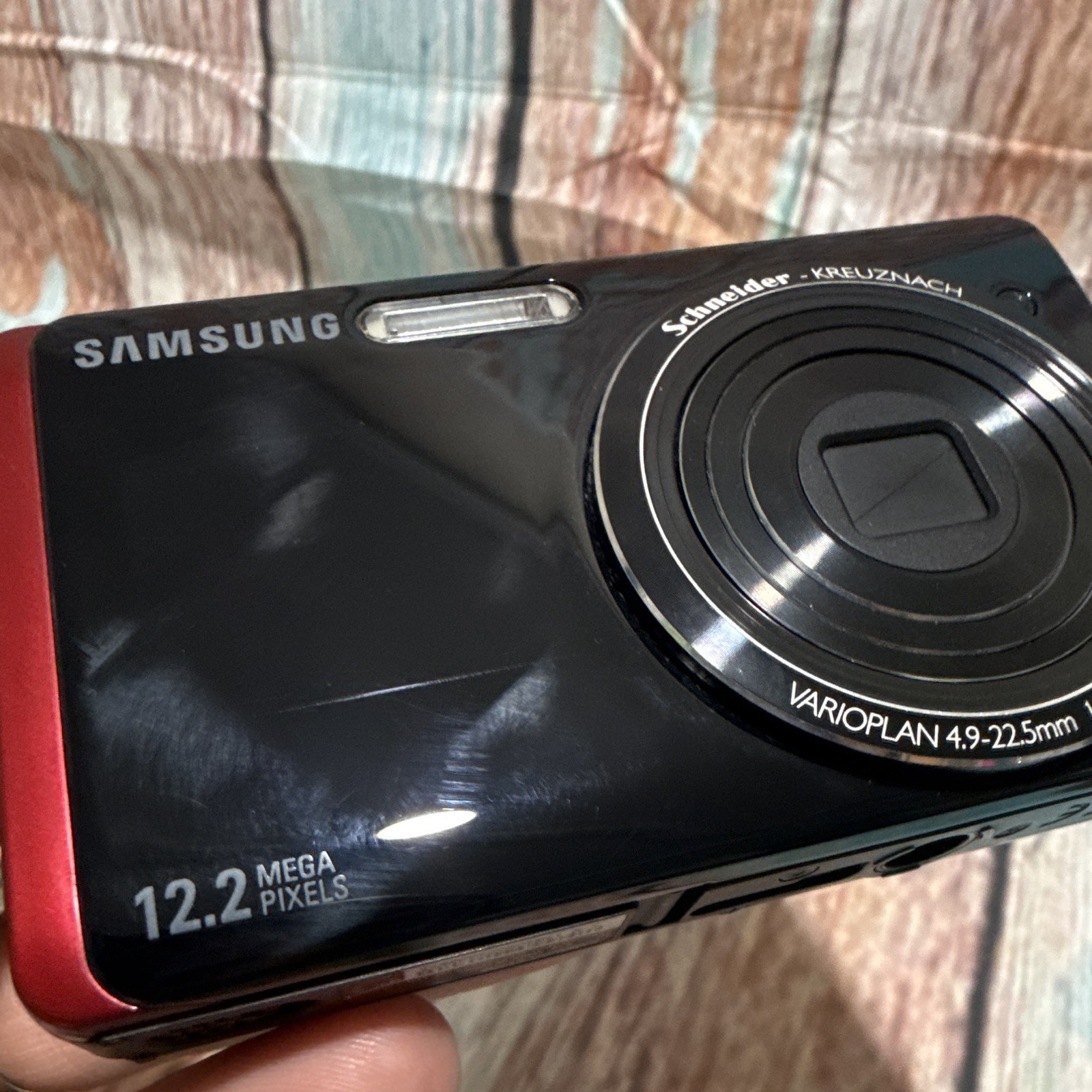 Samsung ST500 Compact Digital Camera 12.2MP 4.6x Zoom 3″ USB Flash Black/Red