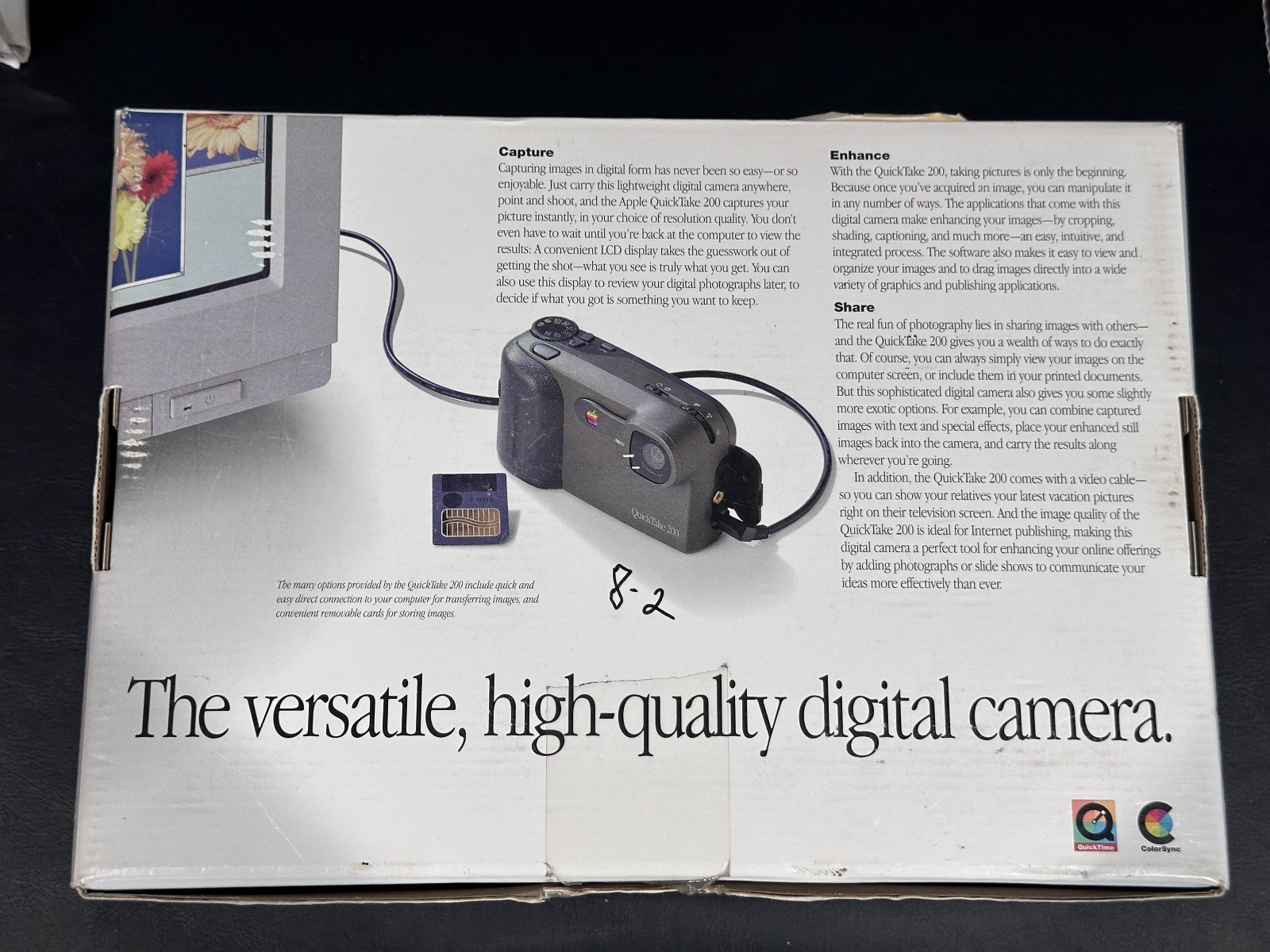 Apple Quicktake 200 Digital Camera with viewfinder 2MB Card plus Reader and box