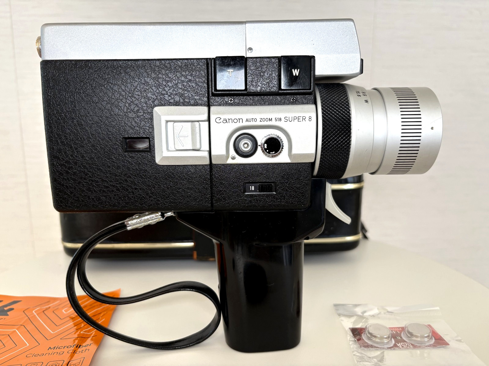 Canon Auto Zoom 518 Super 8 Camera TESTED SERVICED Accurate Meter, Fully Working