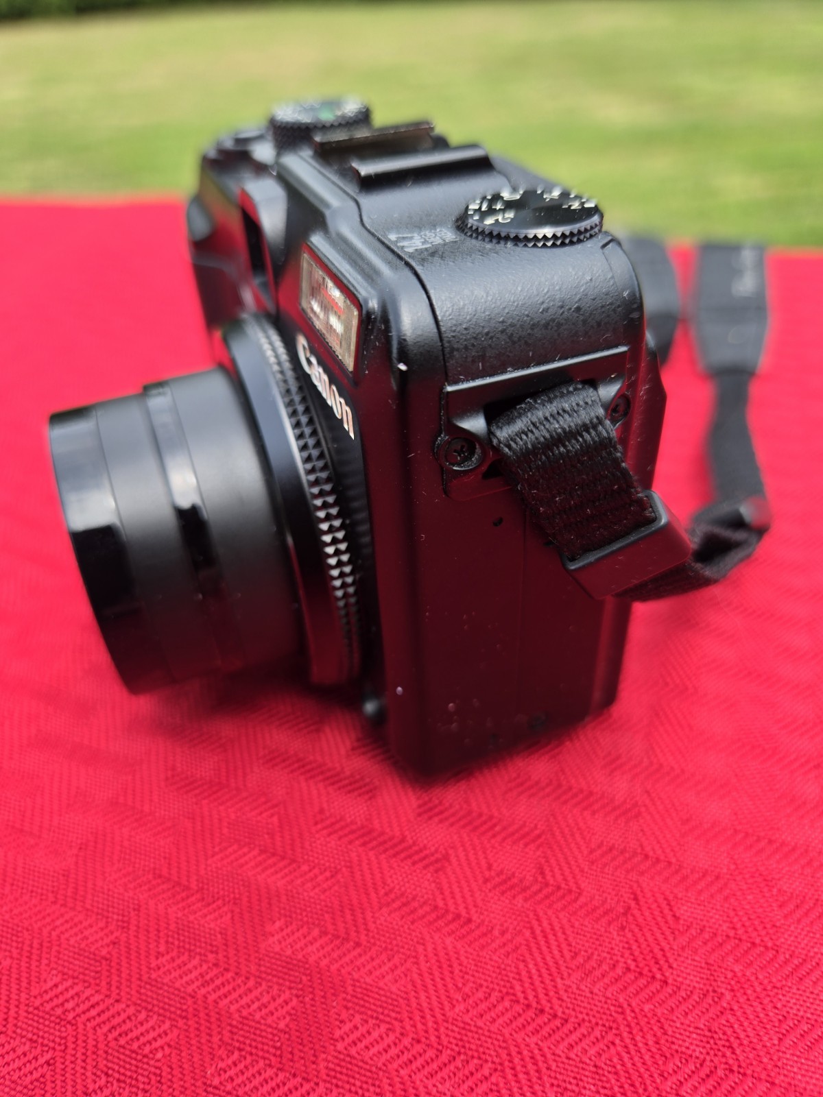 Canon PowerShot G10 14.7MP Compact Camera 5x Zoom Built-in Flash Black Japan