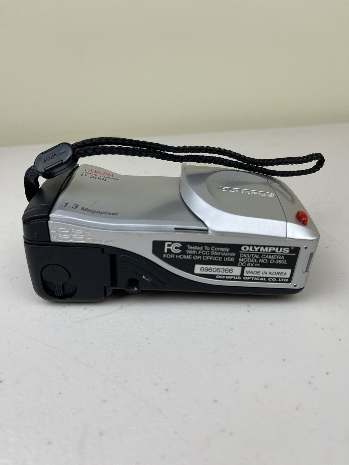 Olympus CAMEDIA D-360L 1.3 Megapixel Digital Camera – Silver