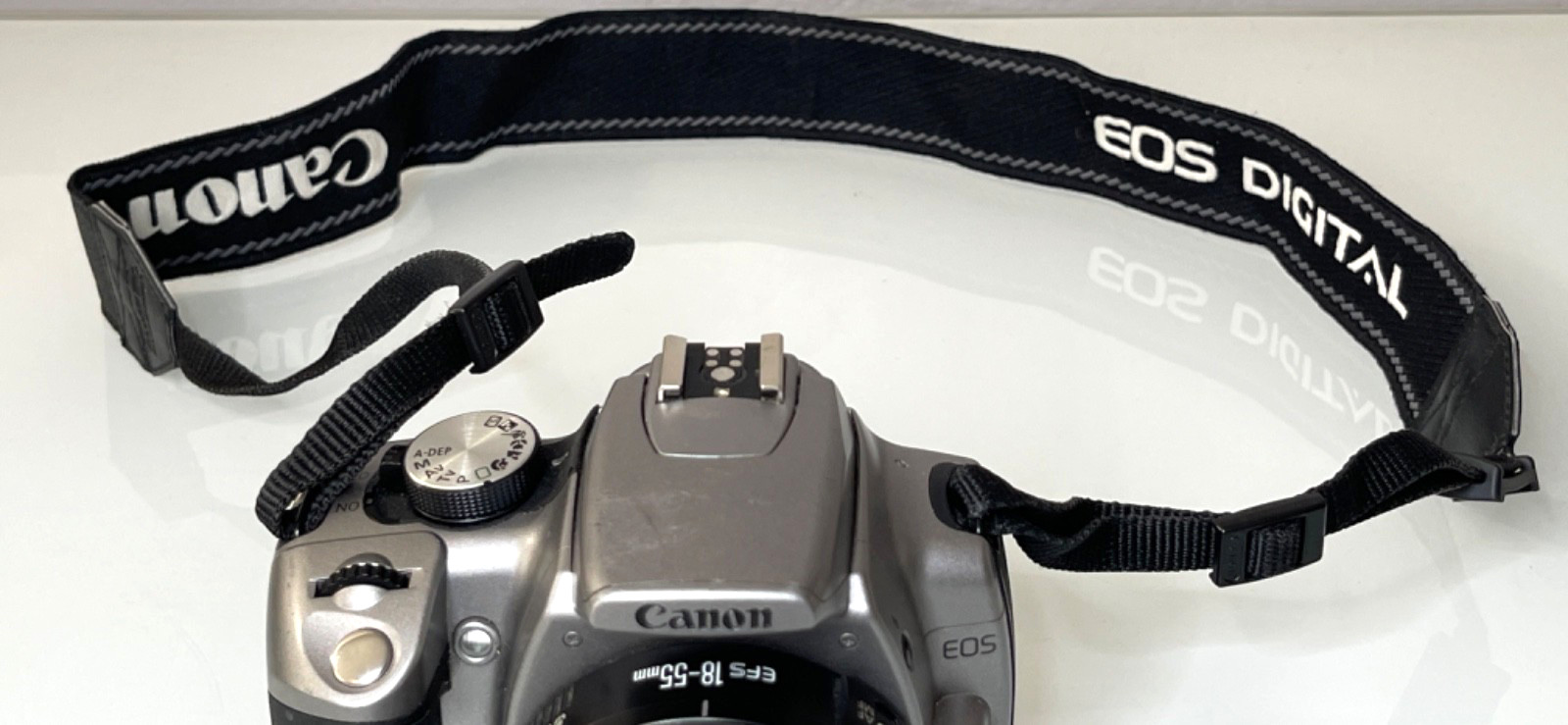 Canon EOS Digital Rebel XT 350D 8MP DSLR Camera w/ EFS 18-55mm Lens