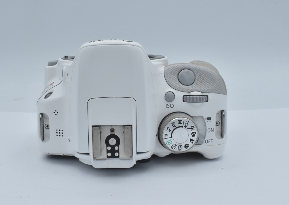 Canon EOS Rebel SL1 DSLR Digital SLR Camera Body, White (Taiwan)